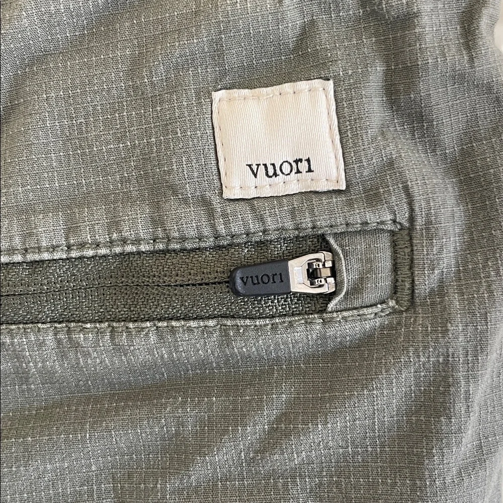 Vuori Women’s Ripstop Olive Army Green Shorts DAMAGED ZIPPER size S - Picture 3 of 5